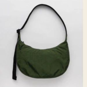 BAGGU Medium Nylon Crescent Bag